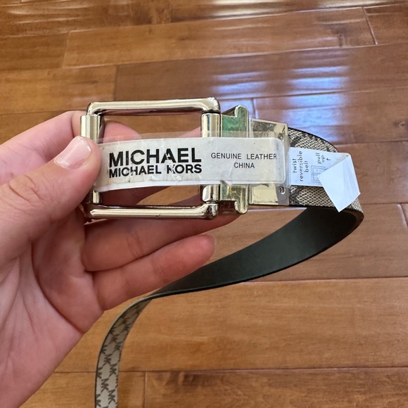 NWT Michael Kors Reversible Belt - Picture 6 of 7